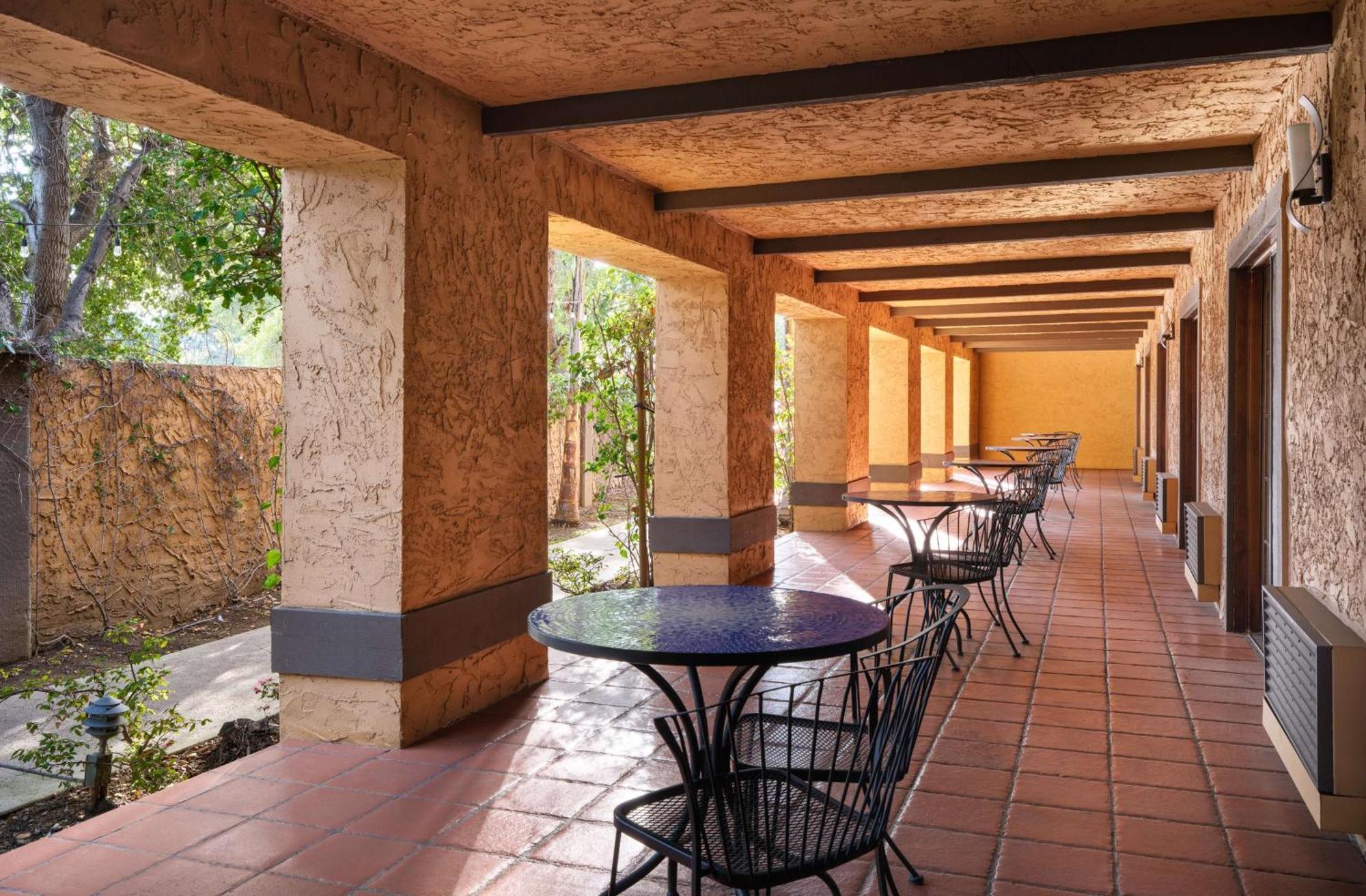 Hotel Zico, BW Signature Collection Mountain View Bagian luar foto